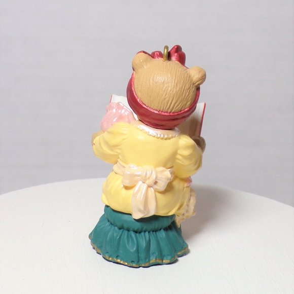 Hallmark The Bearingers Victoria Circle Bear Family 5 Ornaments Christmas 1993 - Picture 10 of 16